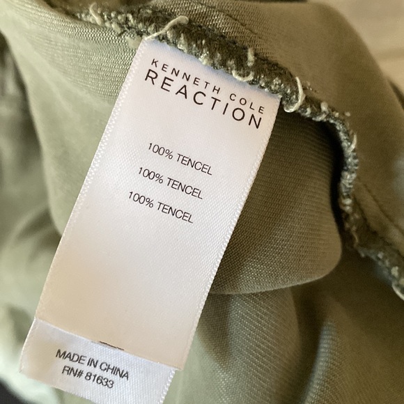 •Kenneth Cole Reaction Vest - Medium - Picture 10 of 11